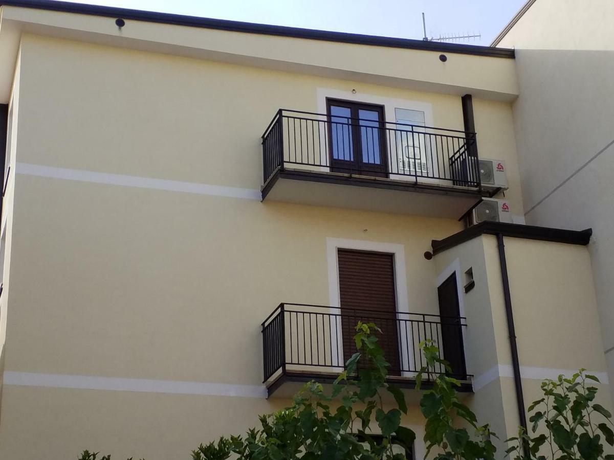 Mediterranean Apartments Капо-д'Орландо Екстер'єр фото